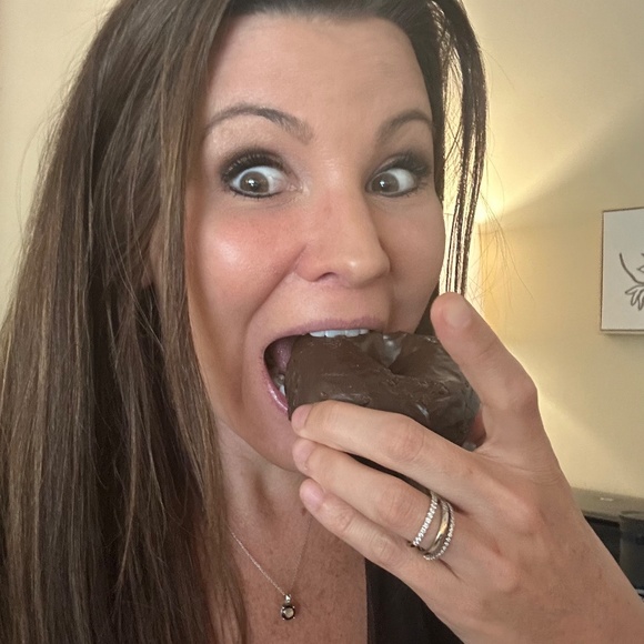 🌺 Meet Your Posher 🌺 - Picture 3 of 6